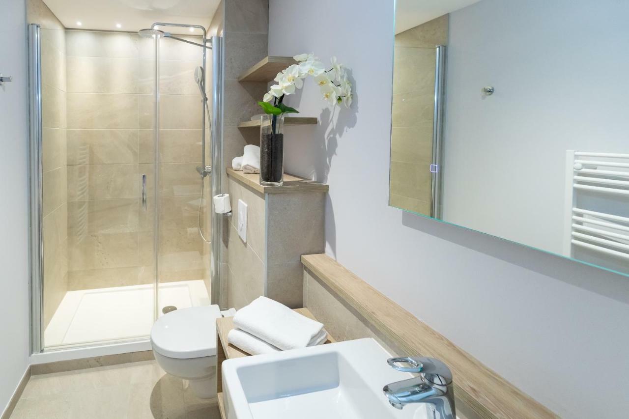 Hotel The Originals Boutique, Des Marins,